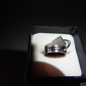 NWT Fifth Avenue Collection "Movin' On Up" Ring